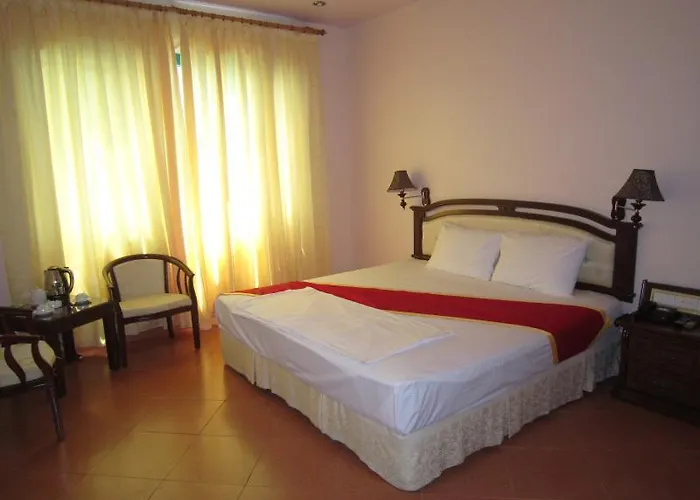 Atlantic Tuan Chau Hotel 3*