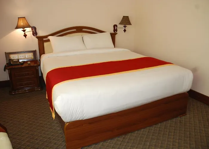 Atlantic Tuan Chau Hotel 3*